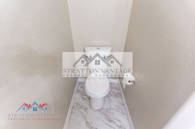 Building Photo - 6714 E Flynn Ave