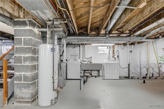 Building Photo - 116 Springville Ave