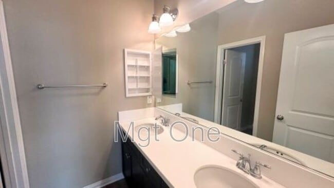 Building Photo - 28244 Millstream Ct