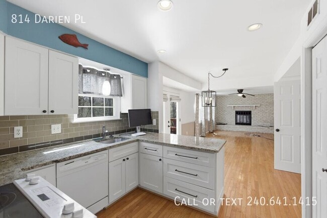 Building Photo - 814 Darien Pl