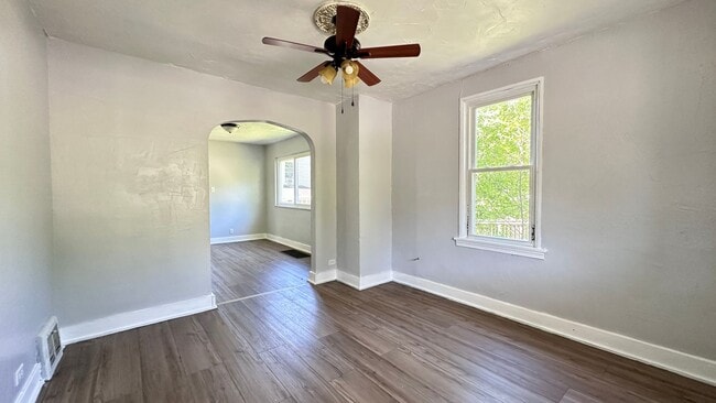 Building Photo - Spacious 3-bed home in Midland, PA!