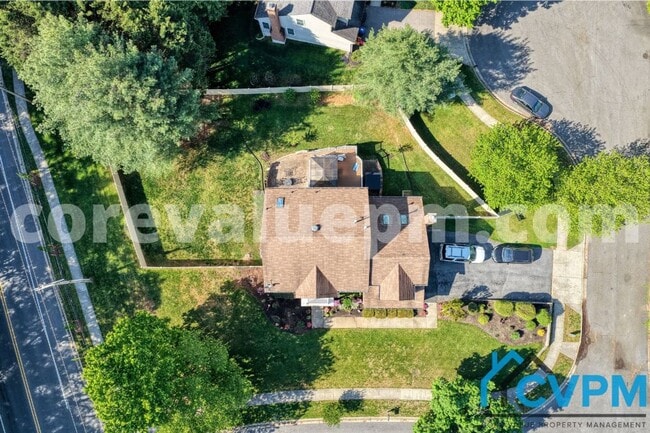 Building Photo - 13017 Weiss Dr