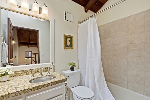 Building Photo - 8608 Villa La Jolla Dr