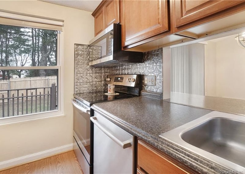 Building Photo - 12 Little River Ln