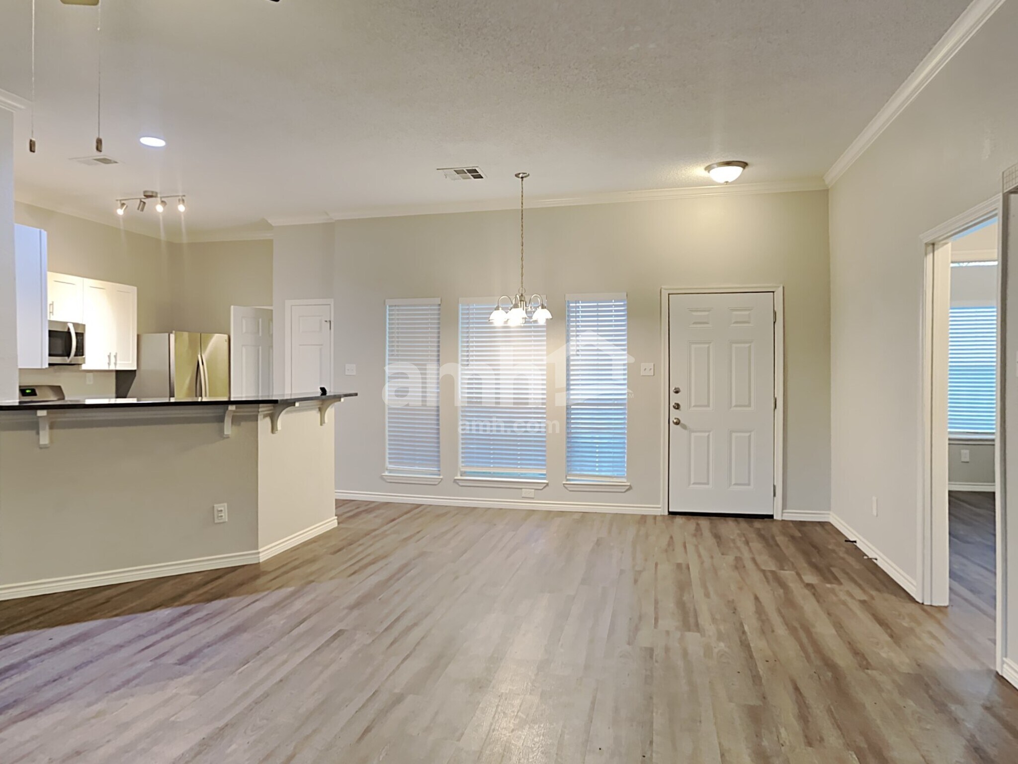 Building Photo - 11907 Santa Fe Trl