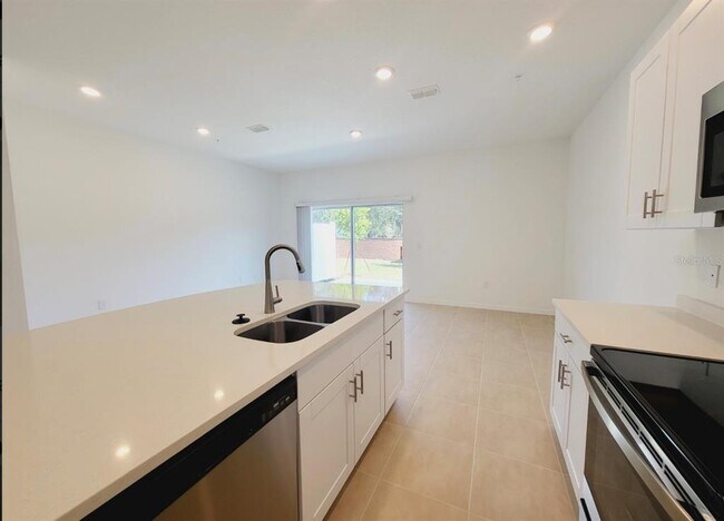 Building Photo - 1811 Roosevelt Pl