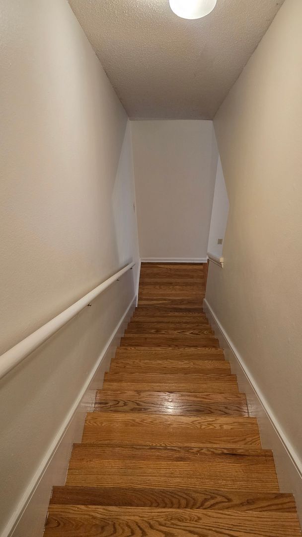 Building Photo - Beautiful Large home off of Mahan