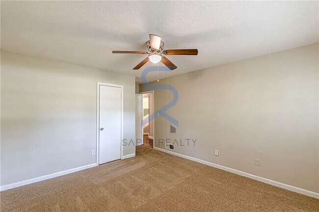 Building Photo - Move in before December 31st and choose your reward: a $250 Amazon Gift Card or a 55" Smart TV!