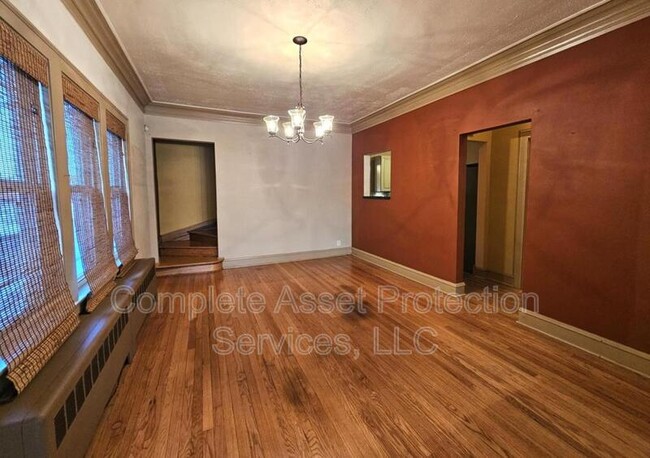 Building Photo - 1726 Davis Ave