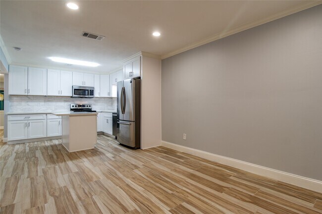 Building Photo - 12633 Memorial Dr
