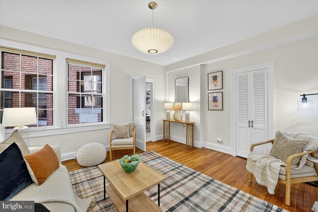 Building Photo - 2707 Adams Mill Rd NW