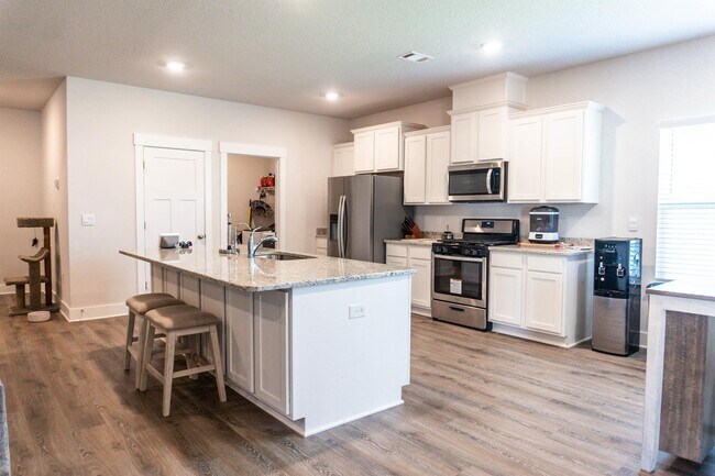 Building Photo - 1109 Shoal River Dr