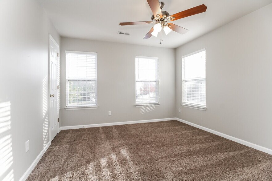 Building Photo - 2077 Prescott Way