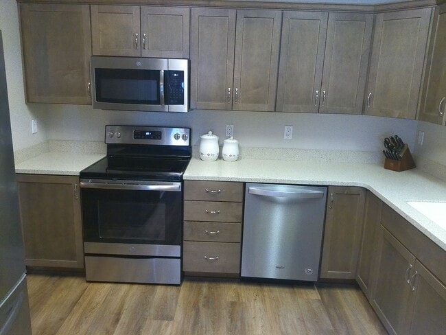 Building Photo - Seasonal rental 2 bedrooms 2 bathrooms