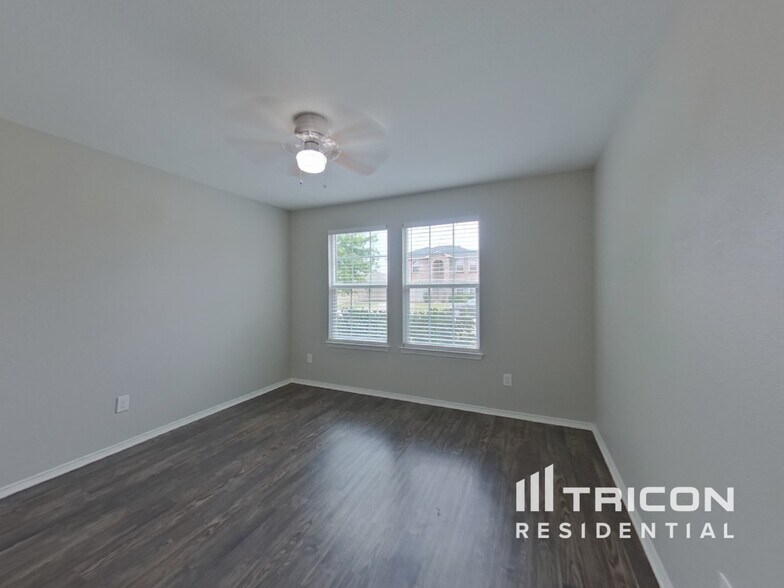 Building Photo - 9025 Puerto Vista Dr