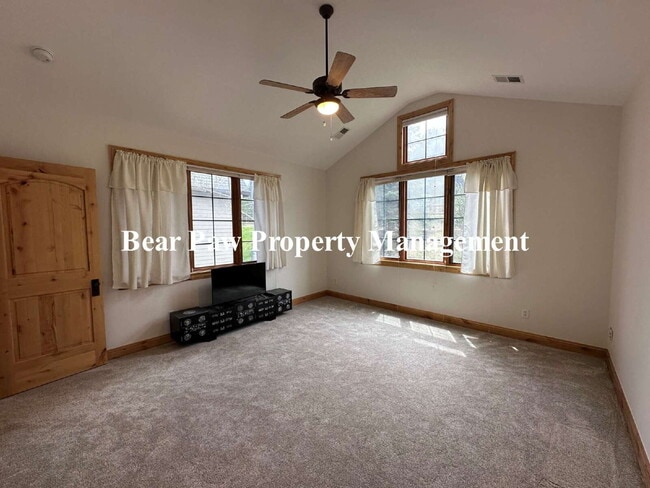 Building Photo - Charming 2-Bed, 2-Bath Condo Retreat in North Evergreen!