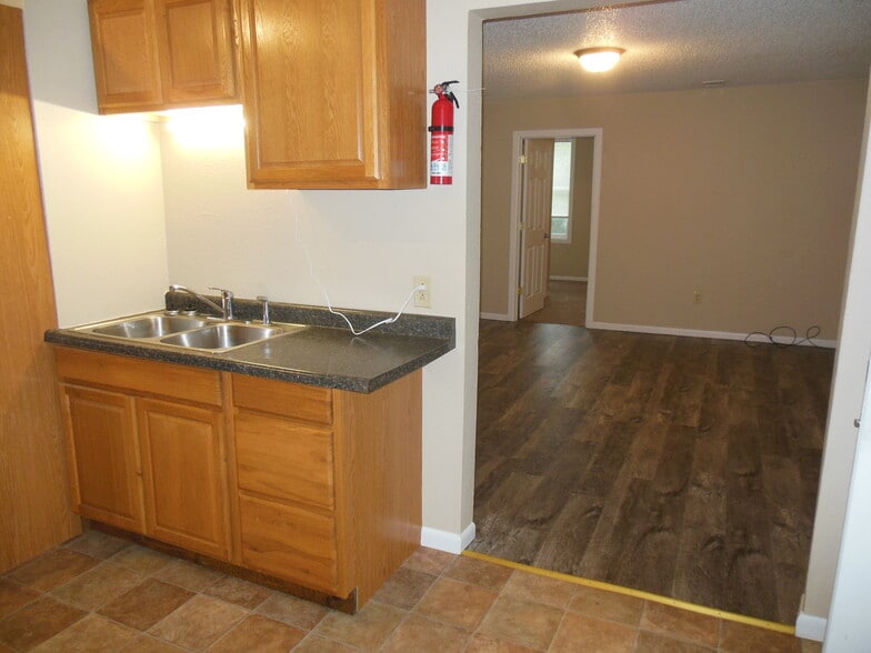 Building Photo - 609 Market St