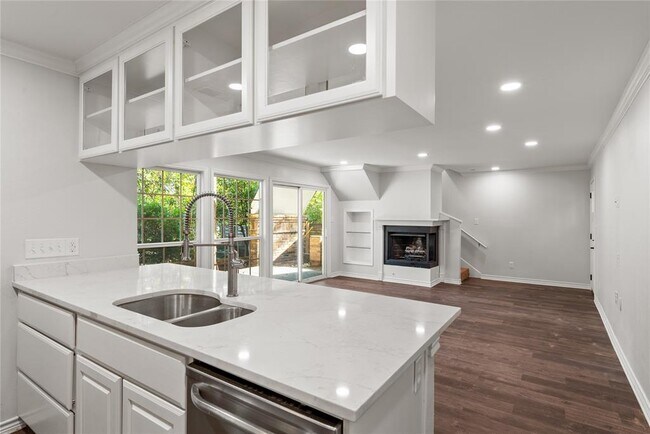 Building Photo - 2507 Quarry Rd