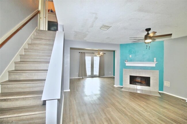 Building Photo - 1804 Elm Shadow Dr