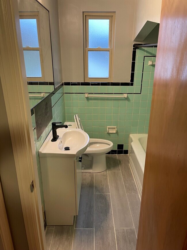 Building Photo - 2943 West Tower Ave