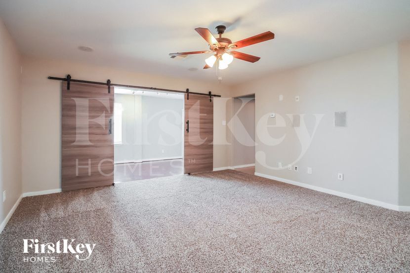 Building Photo - 9518 Peridot Green Dr