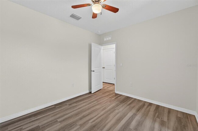 Building Photo - 5068 Captain Davis Dr
