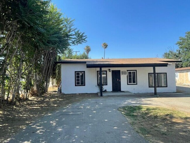 Building Photo - Fully Furnished House for Rent at 10953 Campbell Ave Riverside