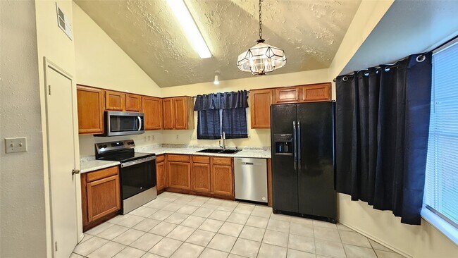 Building Photo - 8731 Croteau Dr