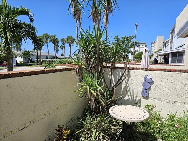 Building Photo - 744 Cadiz Rd