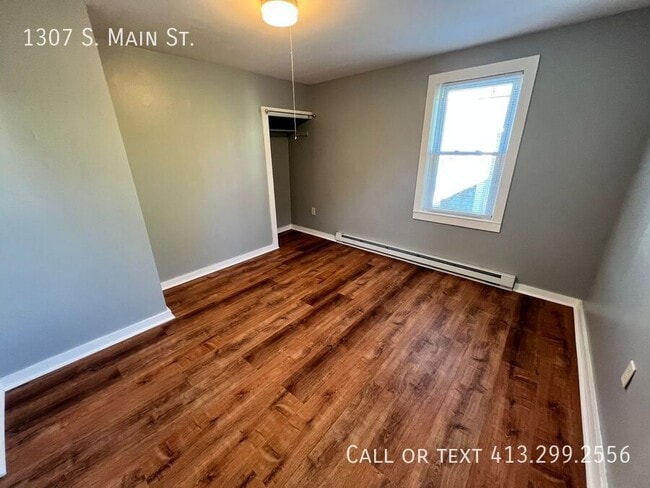 Building Photo - 1307 S Main St
