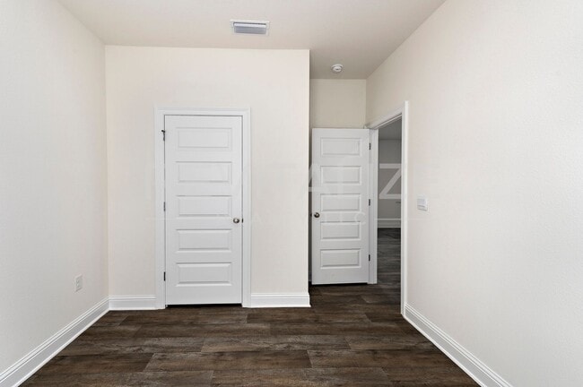 Building Photo - 13330 Shea Cir