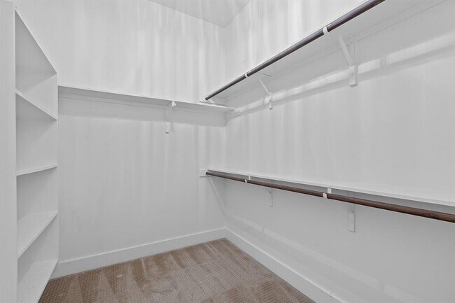 Building Photo - 1122 1/2 Gunter St