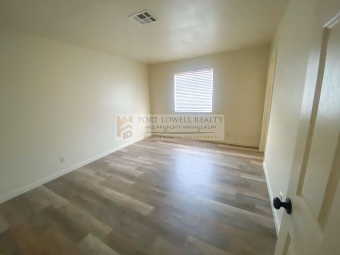 Building Photo - 18001 N 29th Dr