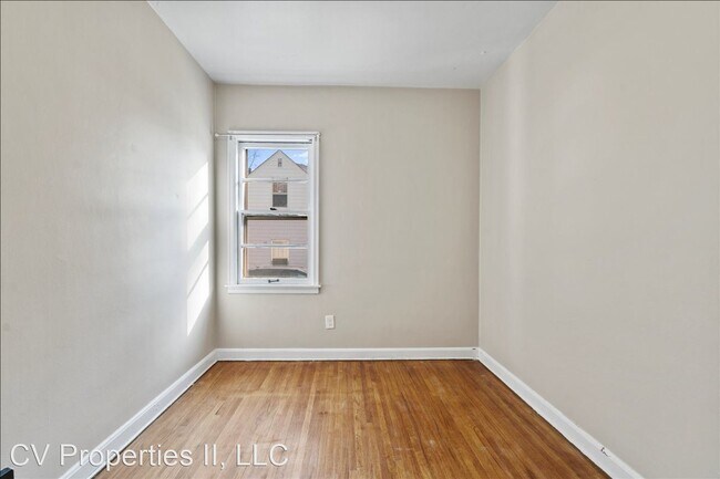 Building Photo - 4 br, 2 bath House - 1901 Iowa Street