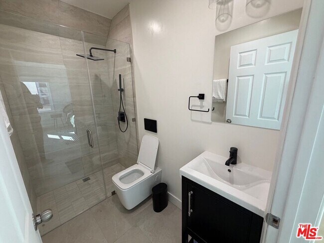 Building Photo - 1546 S Ogden Dr