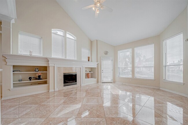 Building Photo - 14314 Jaubert Ct