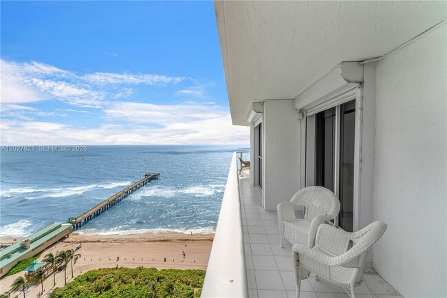 Building Photo - 16485 Collins Ave