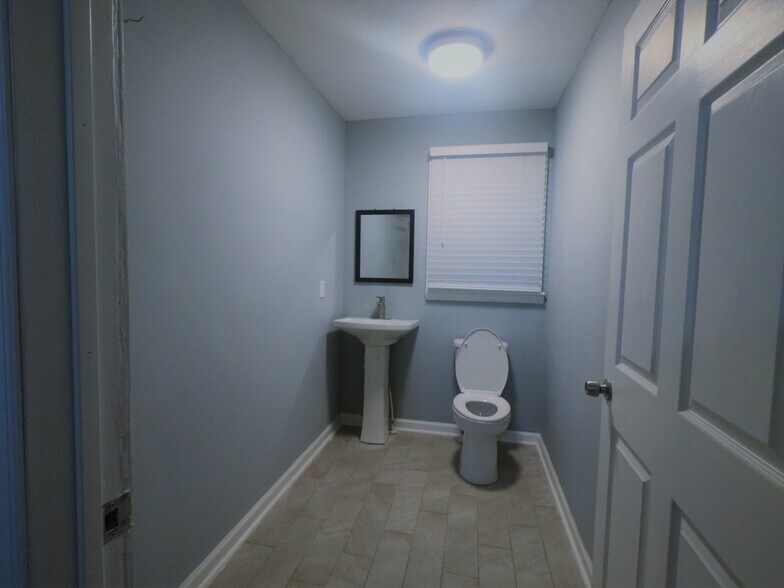 Half Bath - 2409 Boiling Springs Rd