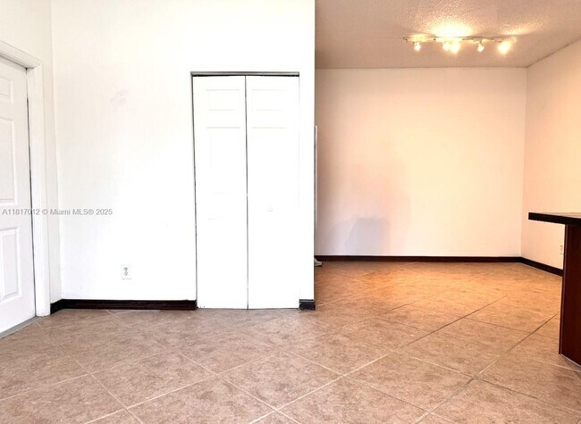 Building Photo - 891 Cypress Park Way