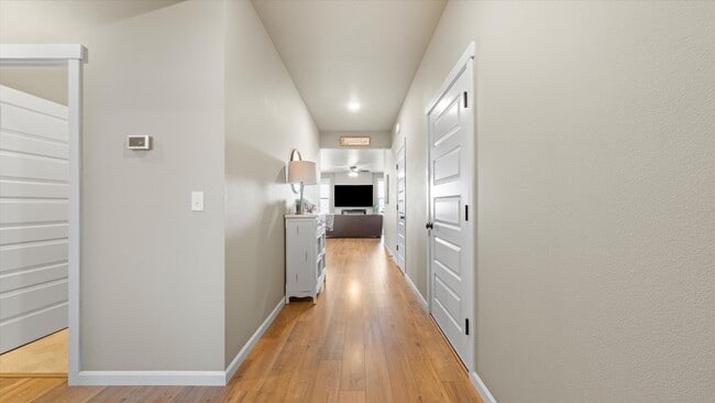 Building Photo - Move-In Ready West Richland Rental – 3-Car Garage, Fenced Yard, Hot Tub Included