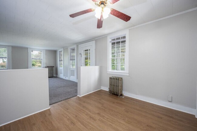 Building Photo - 757 Holt Rd