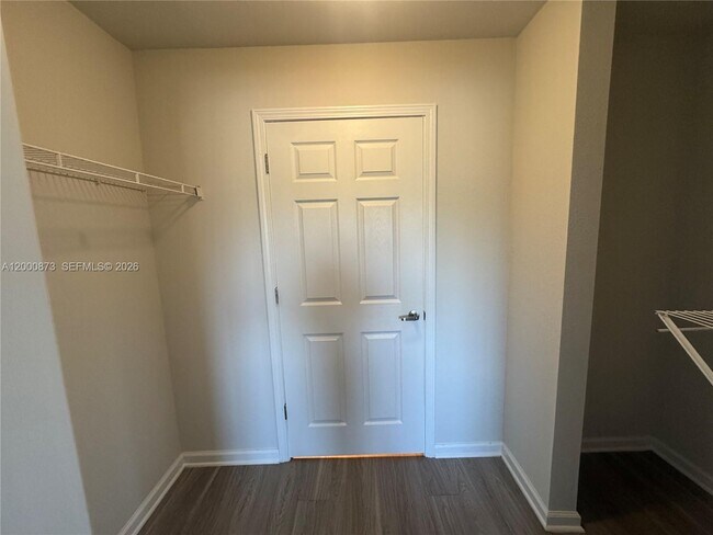 Building Photo - 448 W Georgia St