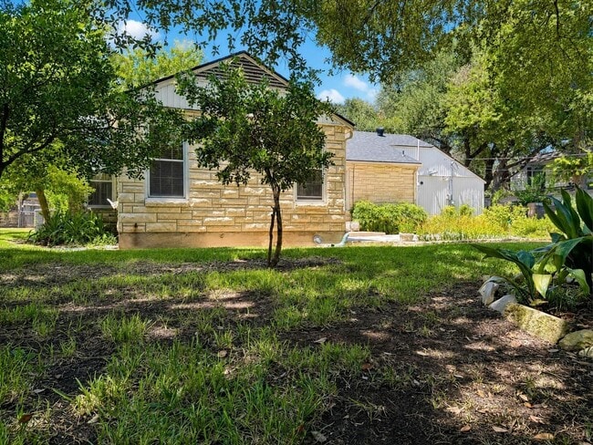 Building Photo - 1601 N 13th St