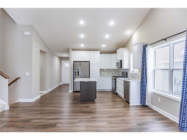 Building Photo - 1430 Nutmeg Cir