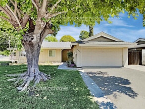 Building Photo - 2501 Cordova Ln