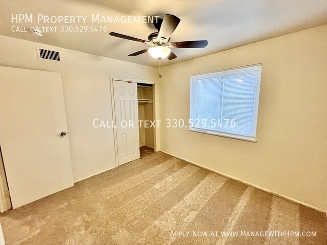 Building Photo - Spacious Three-Bedroom Apartment for Rent