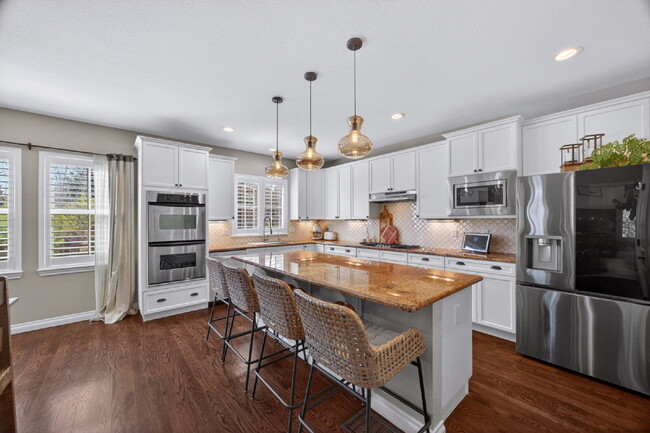 Building Photo - "Spacious 5-Bedroom Retreat on South Quantock Way - Perfectly Designed for Comfort and Style!"  A...