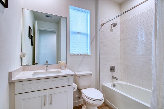 Building Photo - 10407 SW Aquila Wy