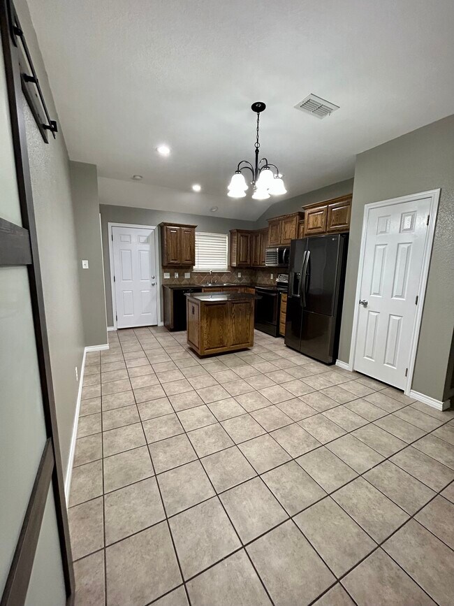 Building Photo - 1117 Avenida De Mexico