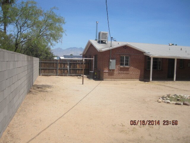 Building Photo - Close to Park Rental